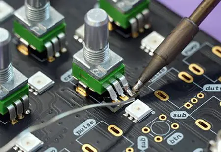 Gujing hat die Herausforderung von Stabinduktoren gemeistert: Druckpr&uuml;fwerkzeuge haben Durchbr&uuml;che in der Massenproduktion f&uuml;r Kunden aus der Automobilindustrie erzielt