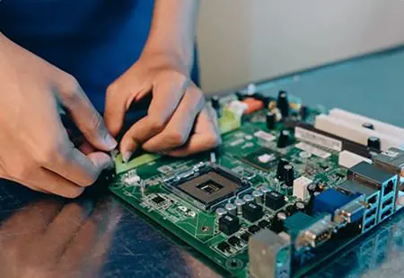 Gu Jing stellt einen neuen Typ eines integrierten Induktors in Automobilqualit&auml;t vor, um die Entwicklung der Drohnenindustrie voranzutreiben